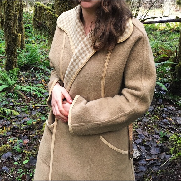 Vintage Tan Wool Winter Coat - Picture 4 of 6